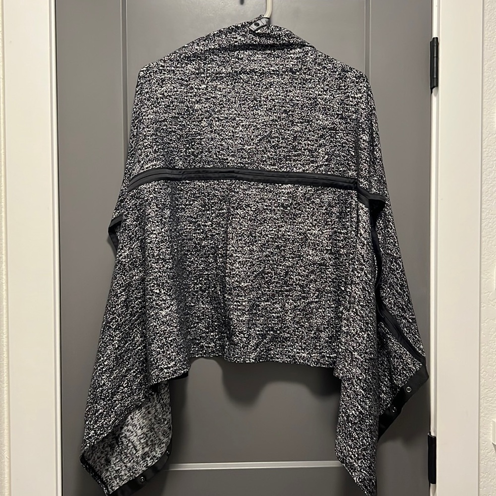 Lulu Lemon Scarf/Shawl